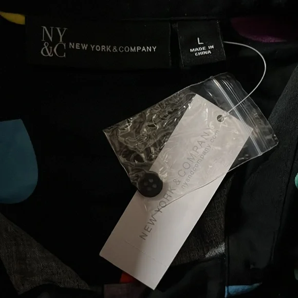 New York & Company NWT Size L Black - Heart Print Button Down Shirt Top - Picture 3 of 3